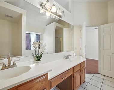 2711 Primrose Lane - Photo Thumbnail 12