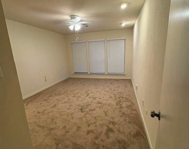 9514 Summerhill Lane - Photo Thumbnail 5