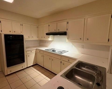9514 Summerhill Lane - Photo Thumbnail 3
