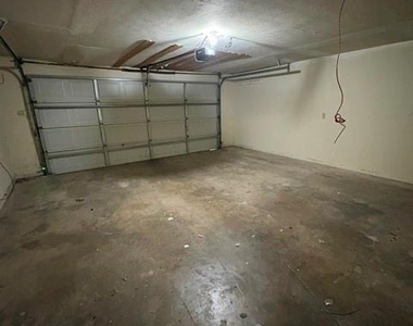 9514 Summerhill Lane - Photo Thumbnail 9