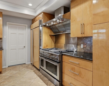 8710 Sanshire Avenue - Photo Thumbnail 15