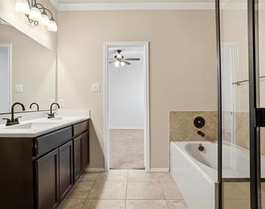 4717 Lathem Drive - Photo Thumbnail 7