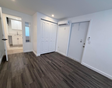 4917 Sw 43rd Terrace - Photo Thumbnail 2