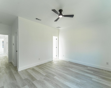 316 Beckham Street W - Photo Thumbnail 9