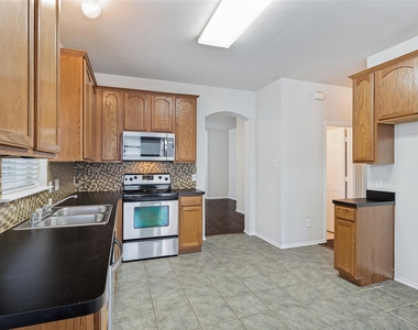10249 Nantucket Drive - Photo Thumbnail 8