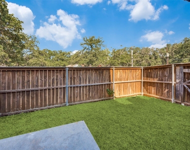 117 Peachtree Court - Photo Thumbnail 11
