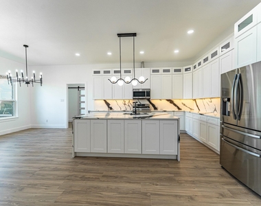 2147 Heath Street - Photo Thumbnail 7