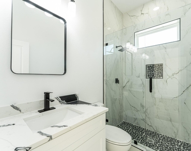 2147 Heath Street - Photo Thumbnail 24