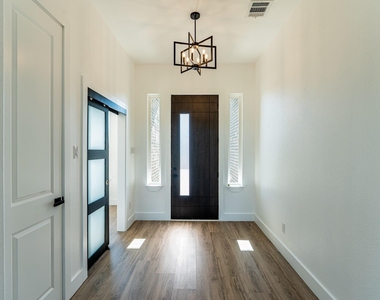 2147 Heath Street - Photo Thumbnail 28