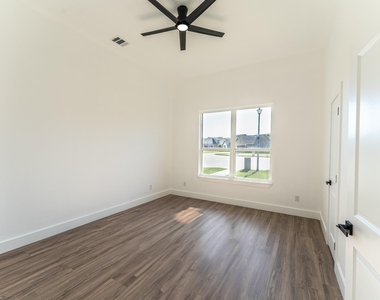 2147 Heath Street - Photo Thumbnail 19