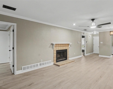 2755 Parkchester Drive - Photo Thumbnail 2