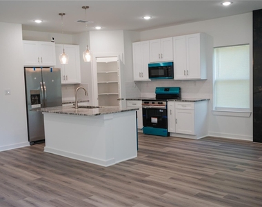 317 White Star Lane - Photo Thumbnail 4