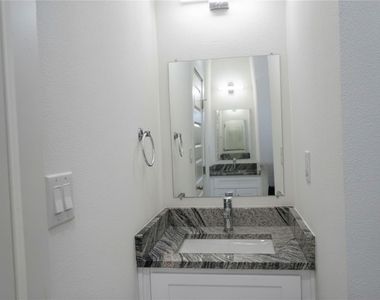 317 White Star Lane - Photo Thumbnail 12