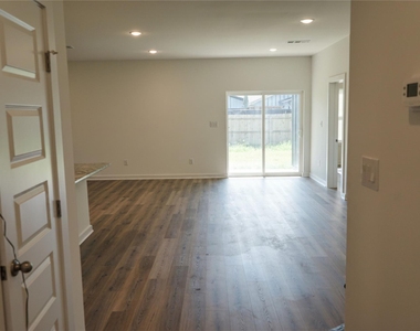 317 White Star Lane - Photo Thumbnail 5