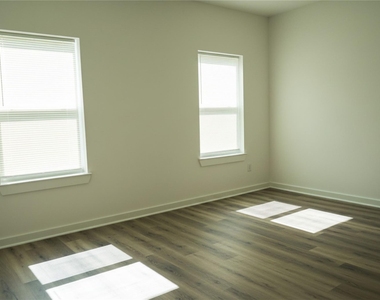 317 White Star Lane - Photo Thumbnail 10