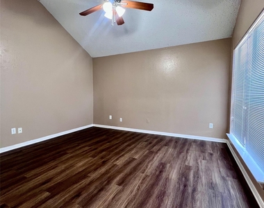 205 Sunset Drive - Photo Thumbnail 13