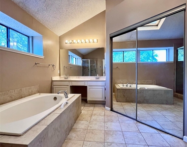 205 Sunset Drive - Photo Thumbnail 14