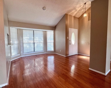 205 Sunset Drive - Photo Thumbnail 11