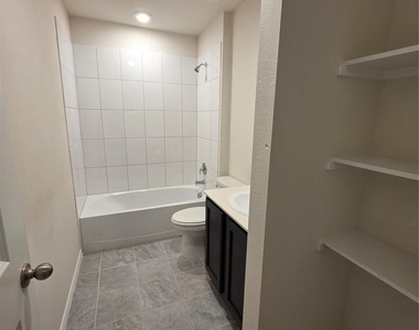207 Weatherboard Drive - Photo Thumbnail 18