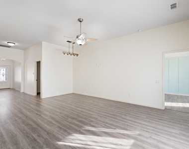 413 Lipizzan Lane - Photo Thumbnail 12