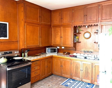 615 W Oak Street - Photo Thumbnail 5