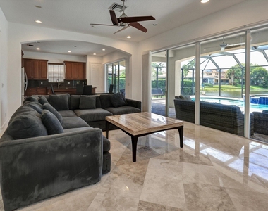 10640 Nw 83rd Court Nw - Photo Thumbnail 17
