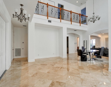 10640 Nw 83rd Court Nw - Photo Thumbnail 3