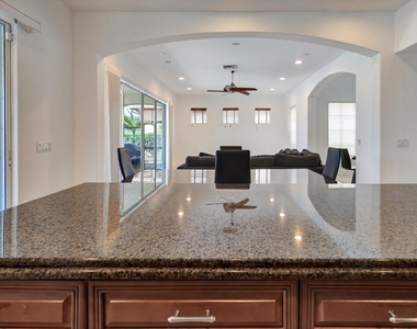 10640 Nw 83rd Court Nw - Photo Thumbnail 19