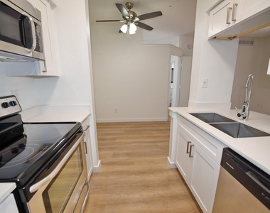 3701 Cedarplaza Lane - Photo Thumbnail 5