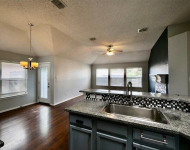 4502 Highlands Drive - Photo Thumbnail 9