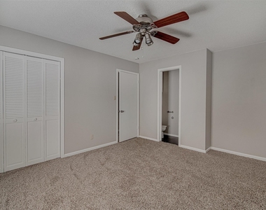 107 Pine Street - Photo Thumbnail 12