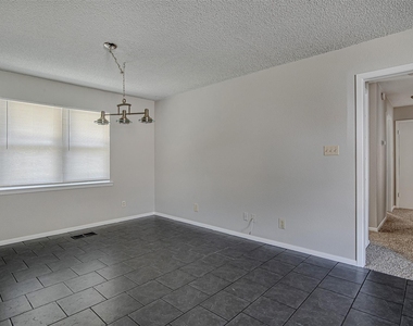 107 Pine Street - Photo Thumbnail 10