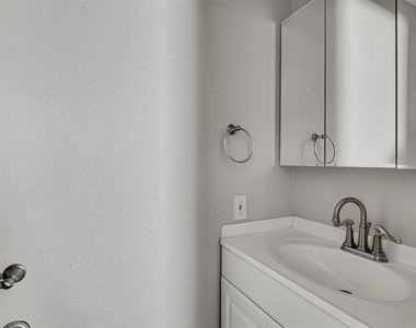 107 Pine Street - Photo Thumbnail 13