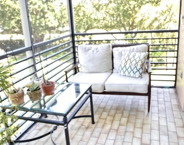 900 Saint Charles Place - Photo Thumbnail 11