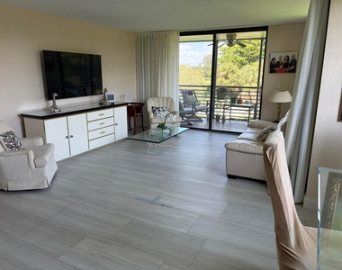 900 Saint Charles Place - Photo Thumbnail 9