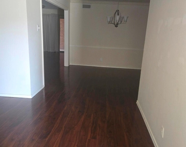8618 Baltimore Drive - Photo Thumbnail 6