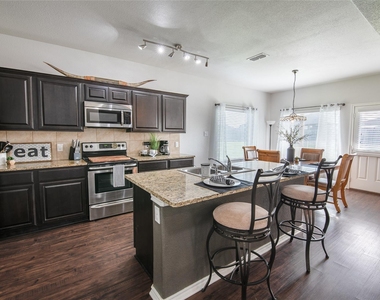 249 Meadowlands Drive - Photo Thumbnail 3