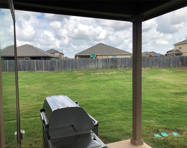 249 Meadowlands Drive - Photo Thumbnail 12
