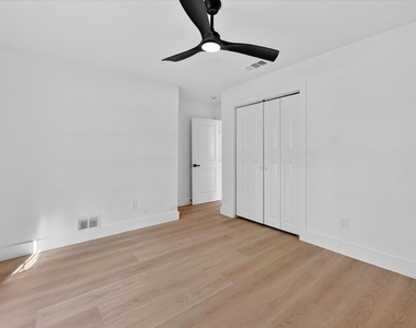 2313 Claridge Circle - Photo Thumbnail 25