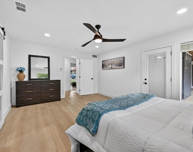 2313 Claridge Circle - Photo Thumbnail 30