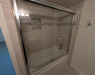 5200 Martel Avenue - Photo Thumbnail 14