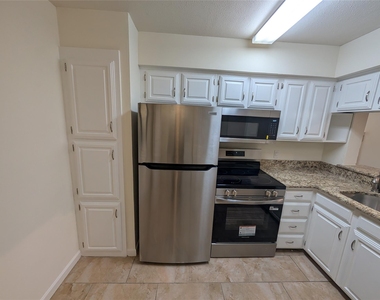 5200 Martel Avenue - Photo Thumbnail 7