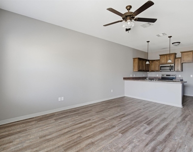 101 W Capps Street - Photo Thumbnail 1