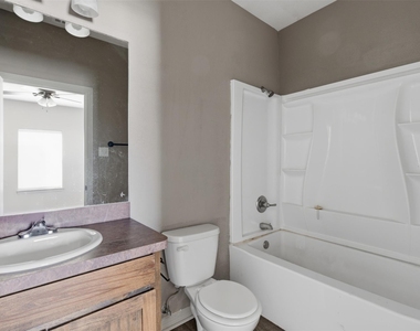 101 W Capps Street - Photo Thumbnail 20