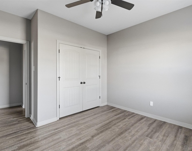 101 W Capps Street - Photo Thumbnail 15