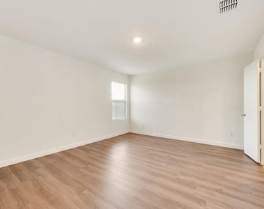 1012 Barkers Pond Avenue - Photo Thumbnail 18