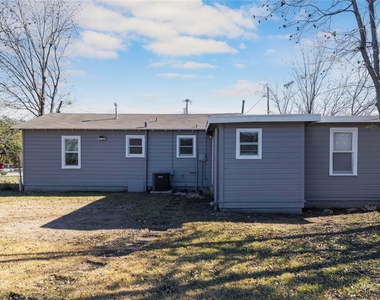 204 Northline Drive - Photo Thumbnail 23