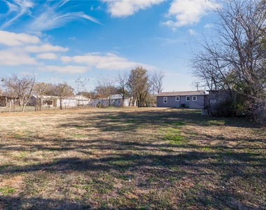 204 Northline Drive - Photo Thumbnail 27