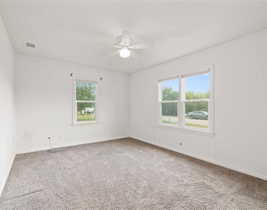 204 Northline Drive - Photo Thumbnail 11