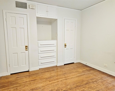 6904 Westchester Drive - Photo Thumbnail 8